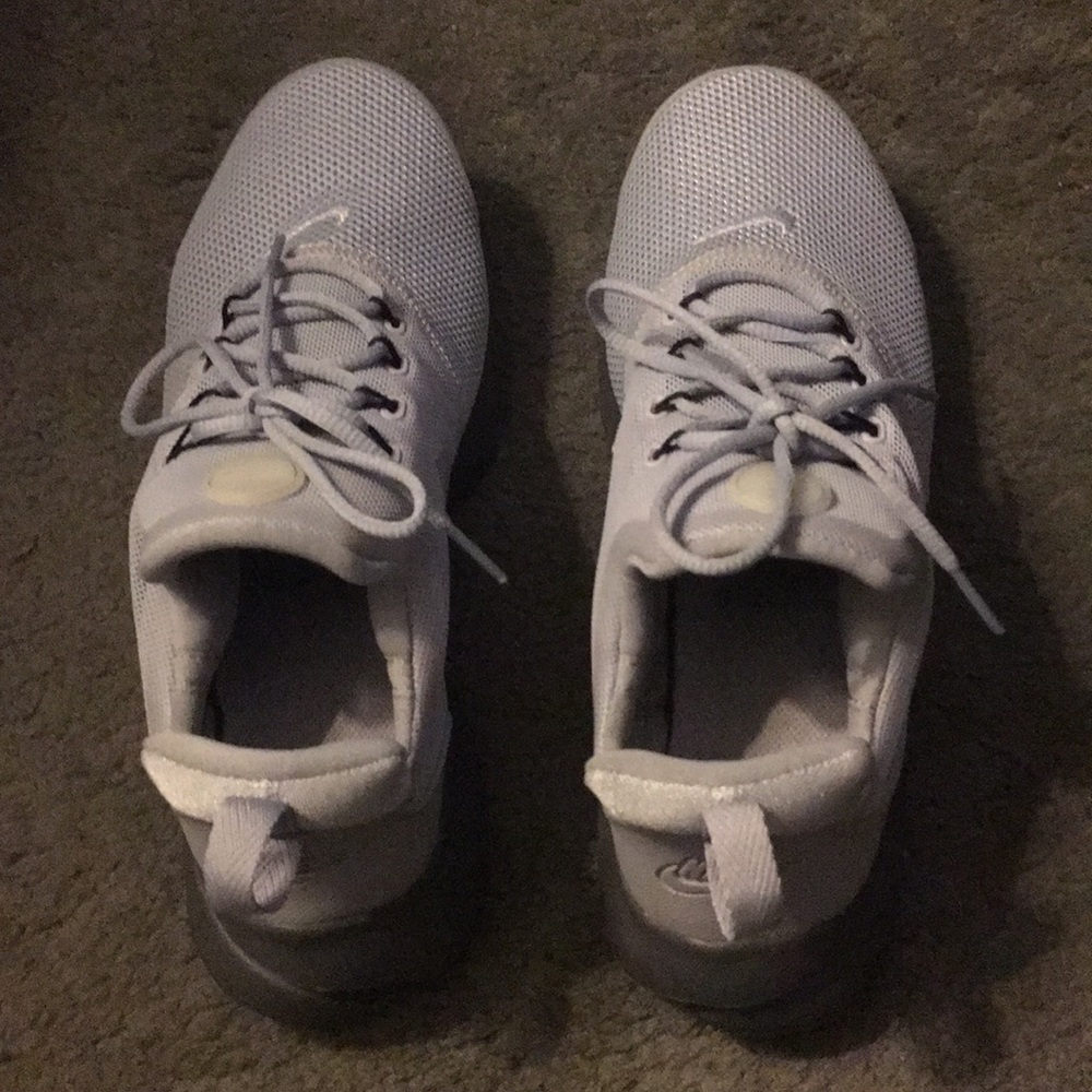 Grey/off-white Nike prestos size 6Y